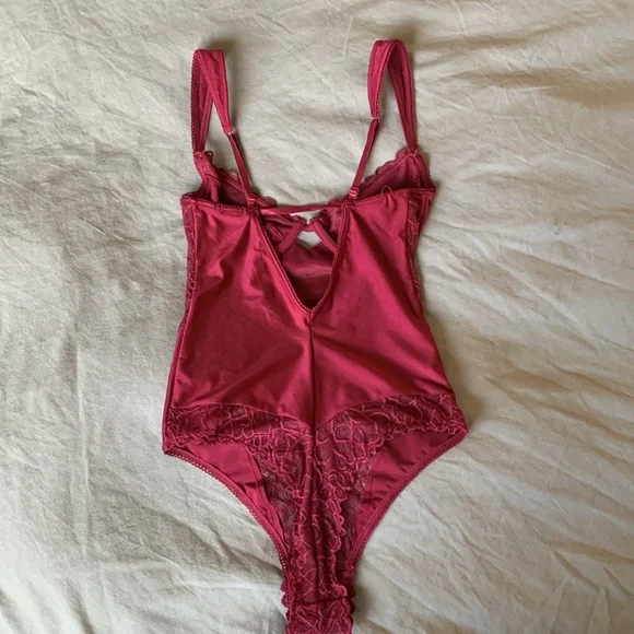 Out From Under by Urban Outfitters Burgundy Lace Thong Underwire Teddy - Picture 7 of 16